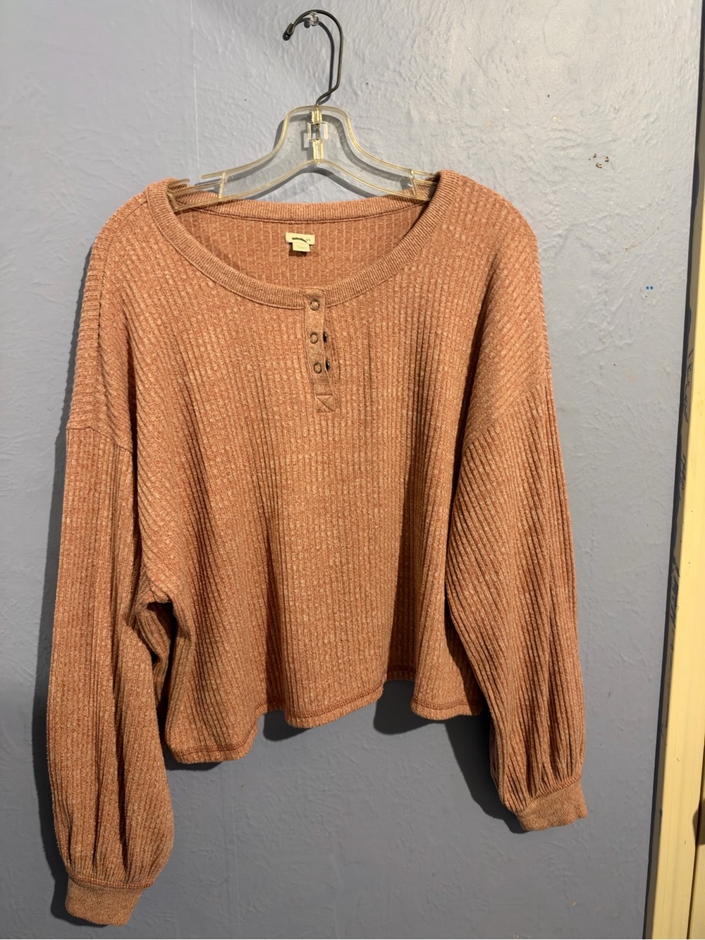 aerie Ribbed Henley Pullover in Rust